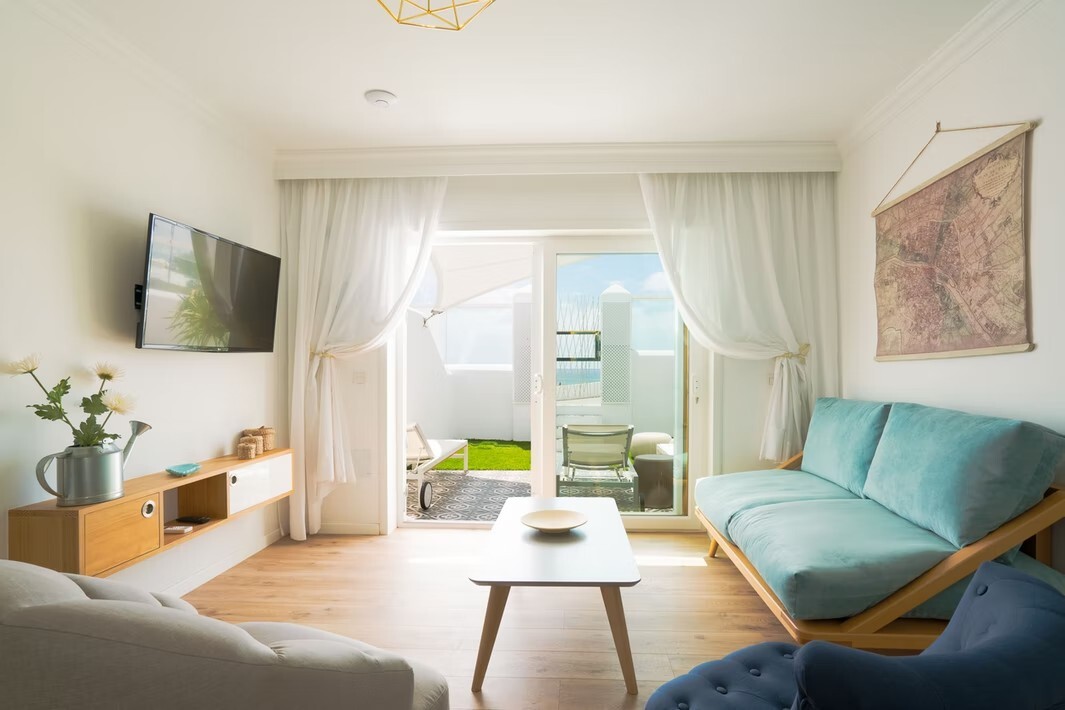 Apartamento de dos dormitorios a pie de playa con jacuzzi (3 PAX)