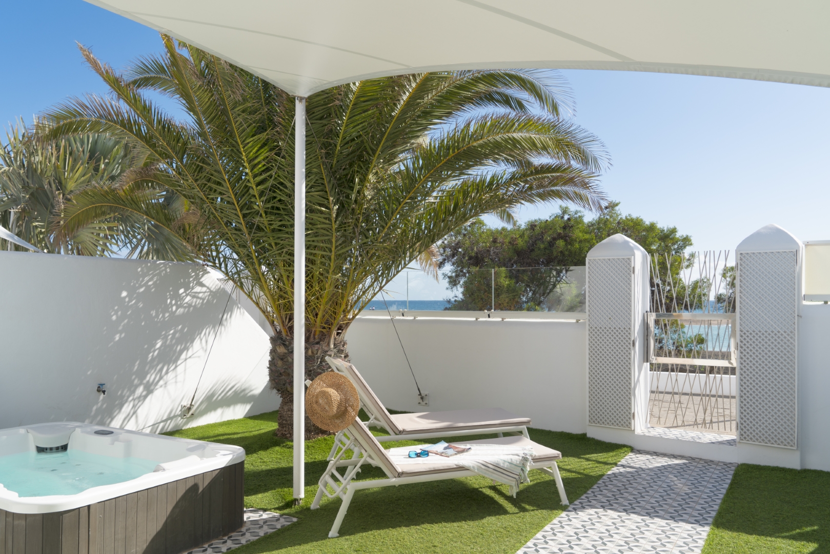 Apartamento de un dormitorio a pie de playa con jacuzzi